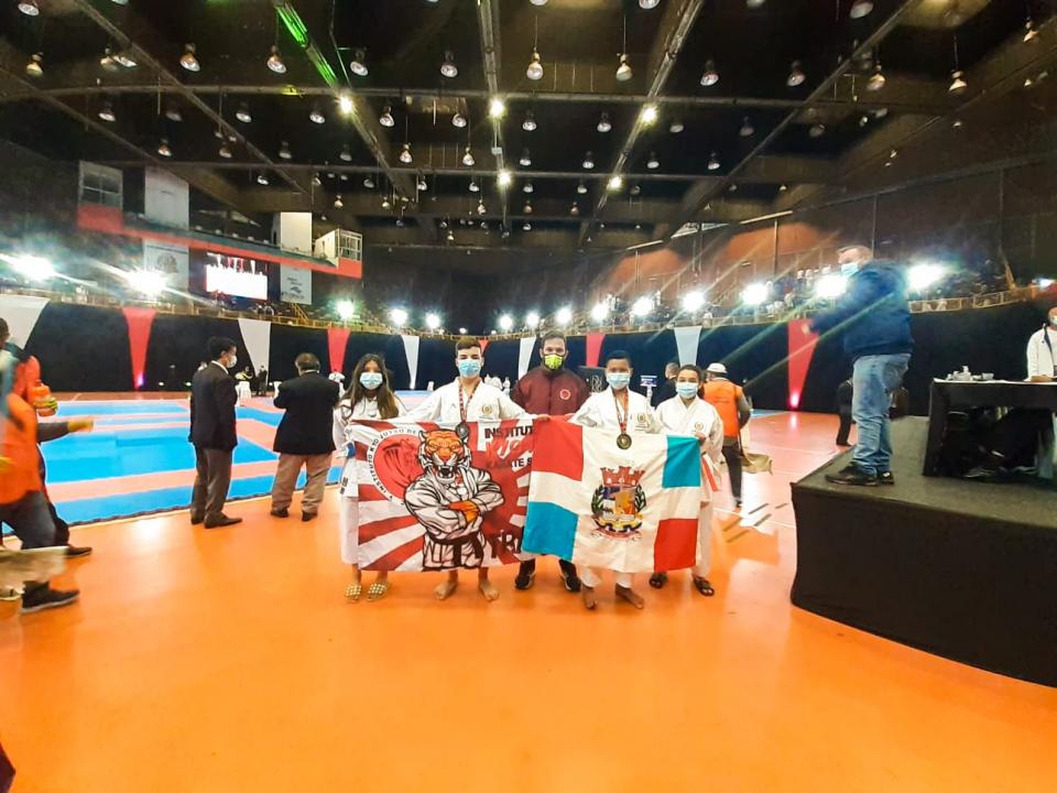 Foto 1 de 2 — Trabijuenses conquistam medalhas em Campeonato Paulista de Karatê